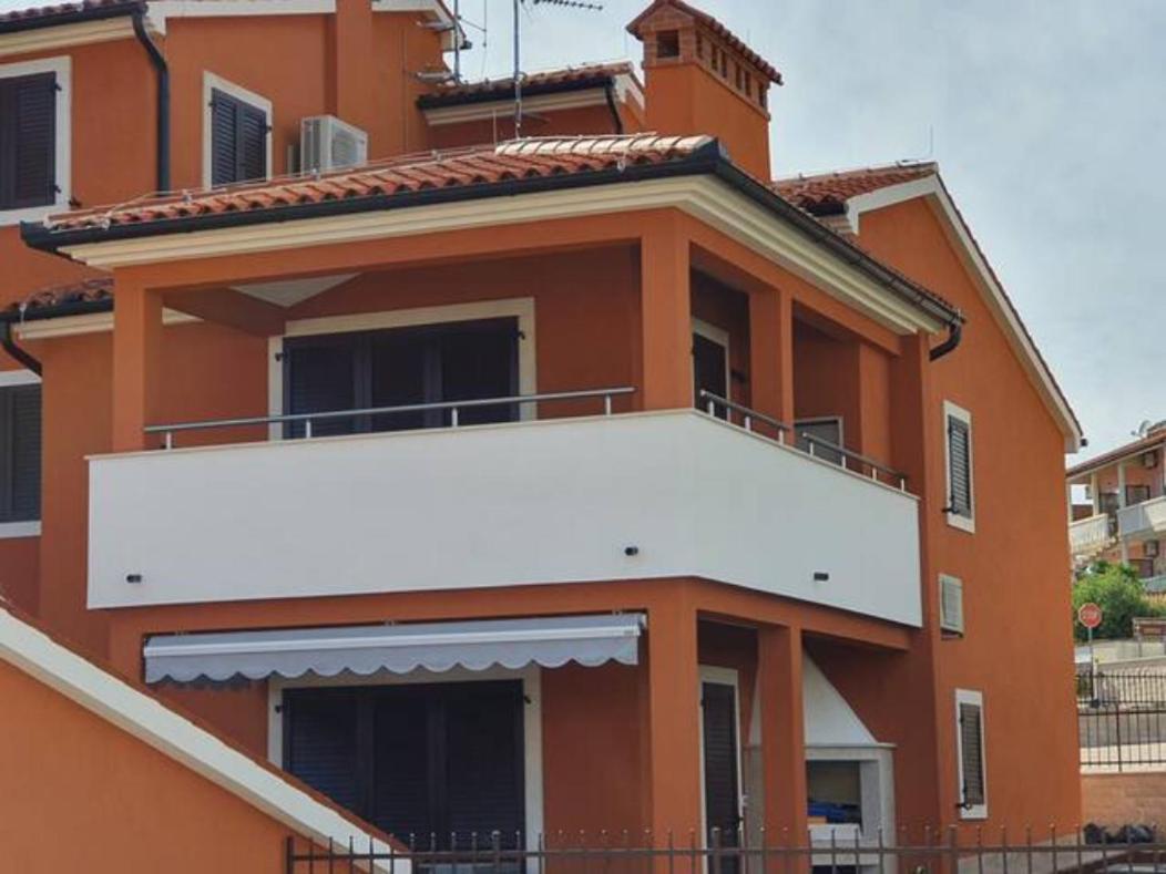 Modern Apartment Ana Premantura Kültér fotó